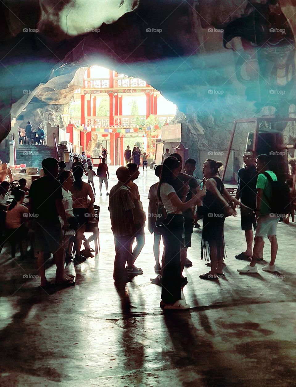 Tourists at Chinese Cave Temple