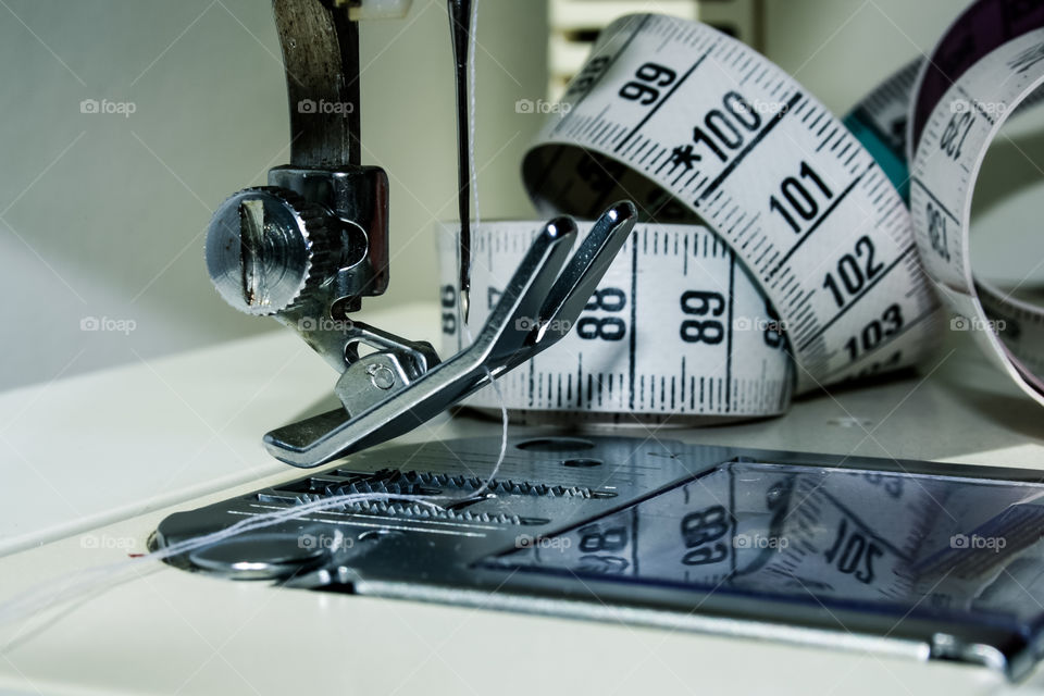 Sewing machine, tailor’s centimeter 