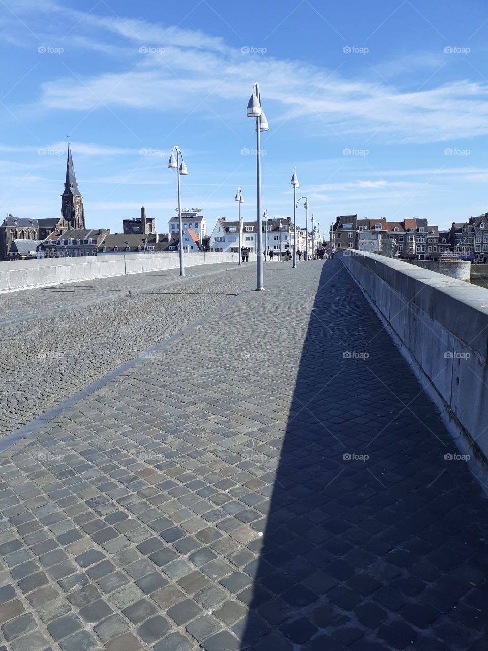 Maastricht popular walking bridge empty in Corona times