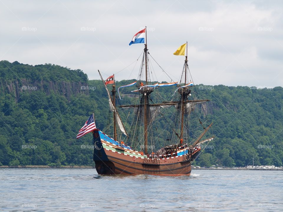 Sailing on the Hudson 