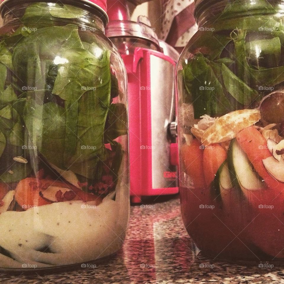 Shakable salad jars 