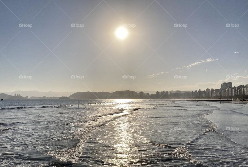 🇺🇸 The beauty of the Brazilian coast: here, our beaches are charming and very well maintained. / 🇧🇷 A beleza do litoral brasileiro: aqui, as nossas praias são encantadoras e muito bem cuidadas.
