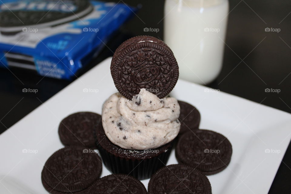 Oreo Cupcakes with Oreo Buttercream Icing