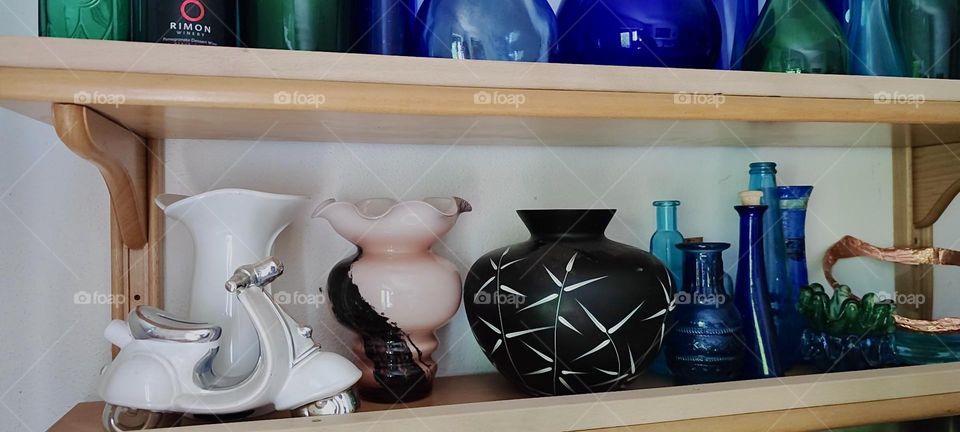 This collection of beautiful glassware and porcelain from bottles to vases and jars adorns the kitchen of the lovely house in „Bavaria“, Germany that we have visited before. 2023. Hypnotic Productions