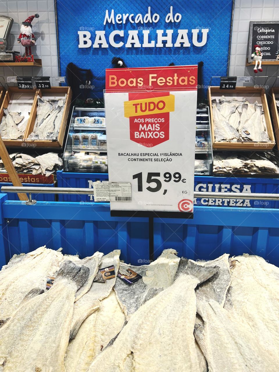 selling Bacalhau in the supermarket 