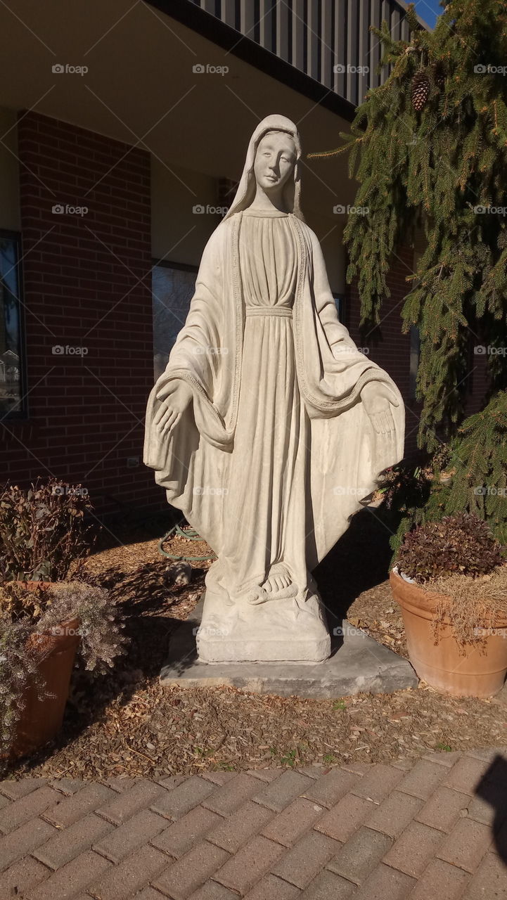 Mother Mary Statue, mother of Faith