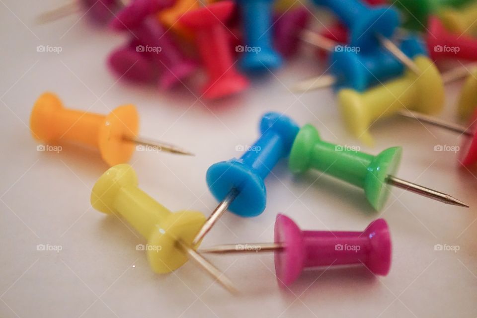 Thumb tacks 