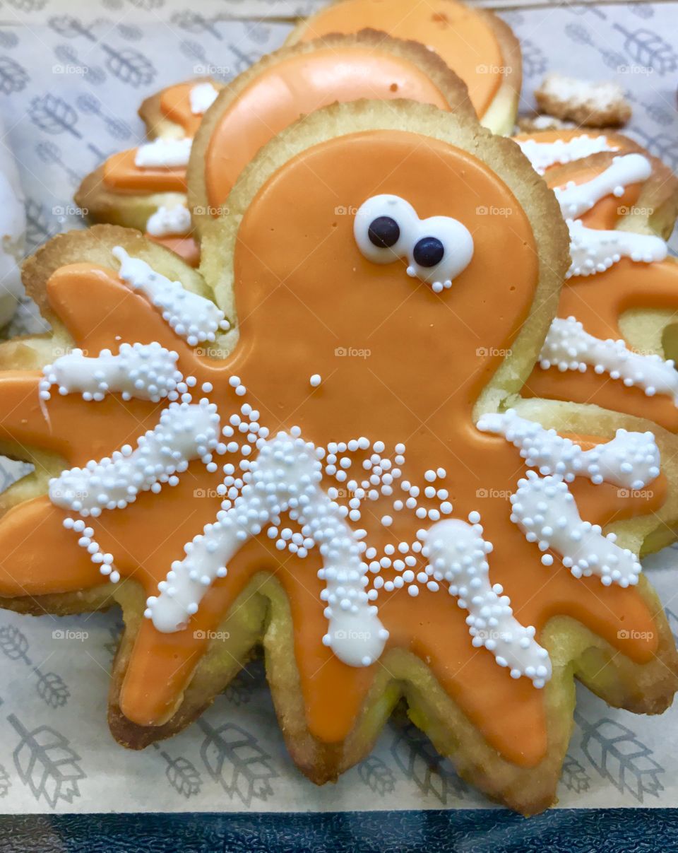 Orange octopus cookie 