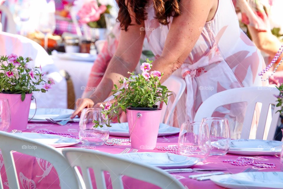 Setting the table in shades of pink