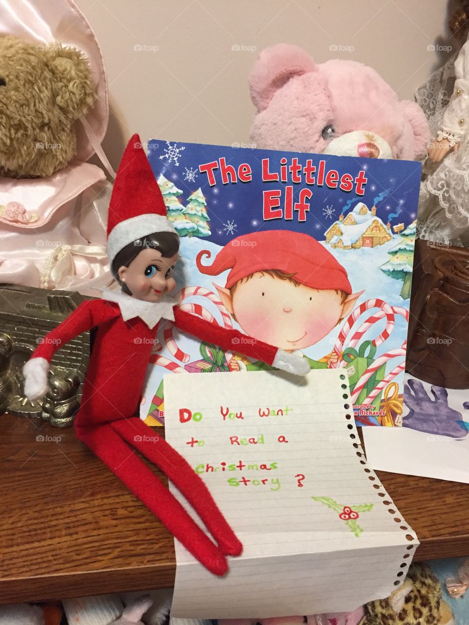 Elf wanting to read a story 