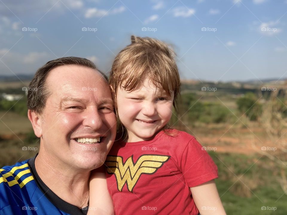 🇺🇸 My daughter Estela is my reason for living!  With your sweet smile, fatherhood is my meaning. / 🇧🇷 Minha filha Estela é a razão do meu viver! Com seu doce sorriso, a paternidade é o meu sentido.
