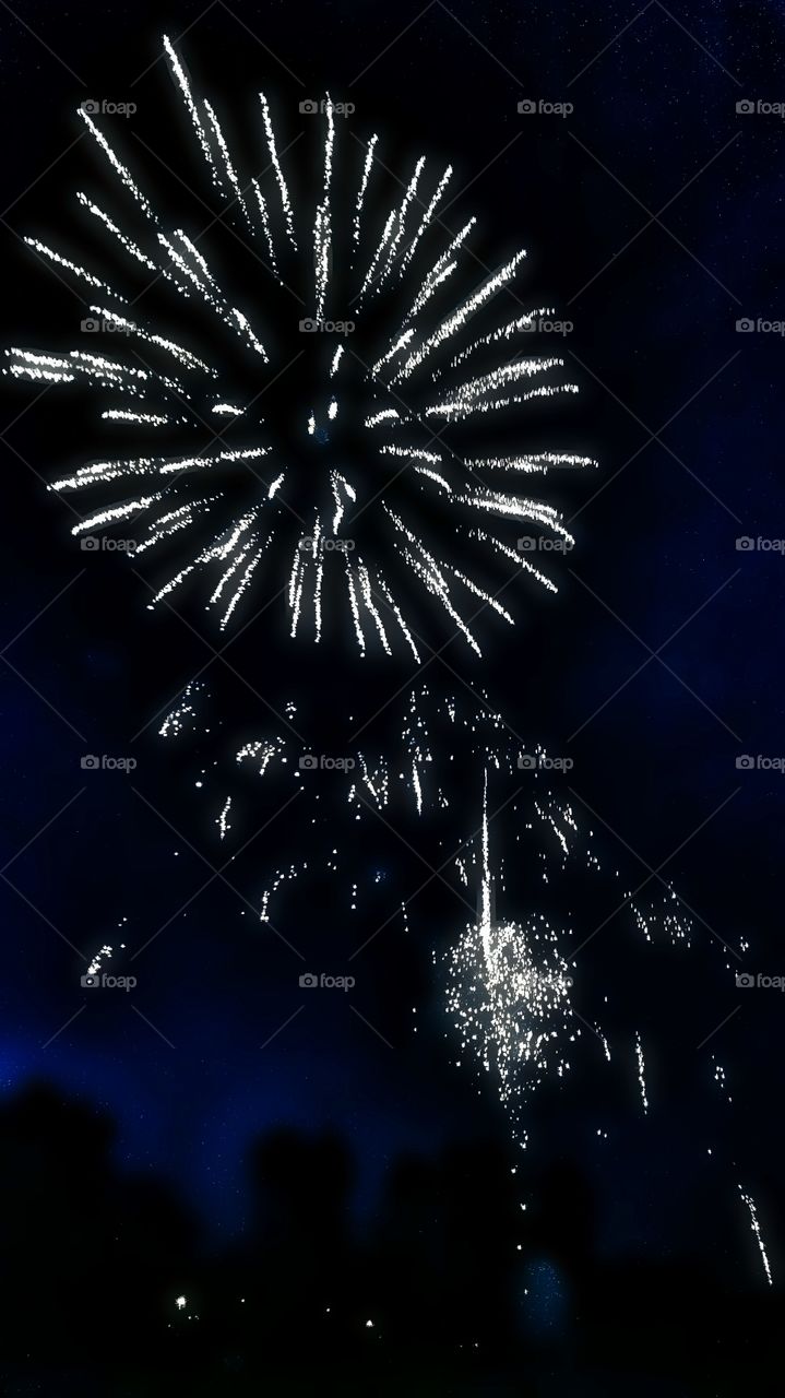 light up the sky. bonfire night 5th of july