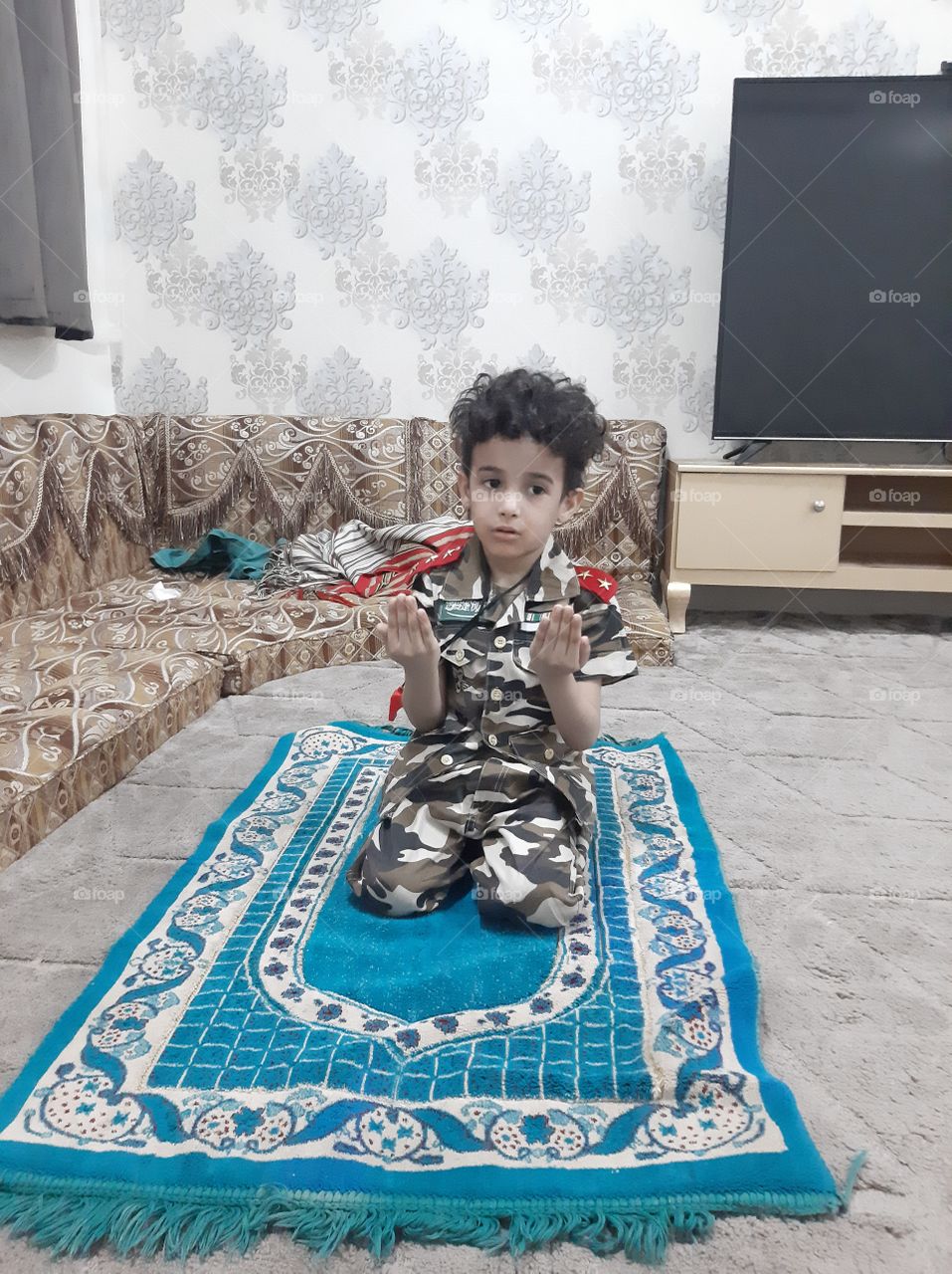 I need your support guys, I'm very, very poor, poor