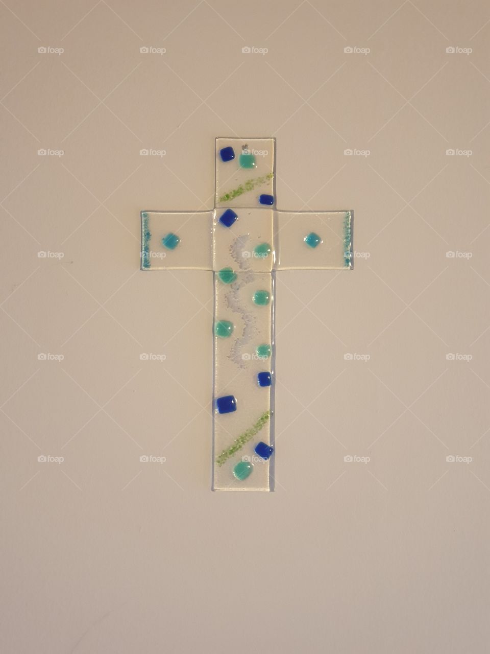 Modernes Jesus Kreuz.
Selbstgemachtes Kreuz aus Glas. 
Jesus Christus zeichen