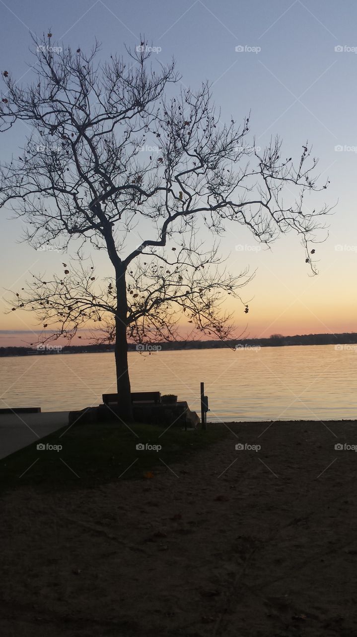 lake sun set