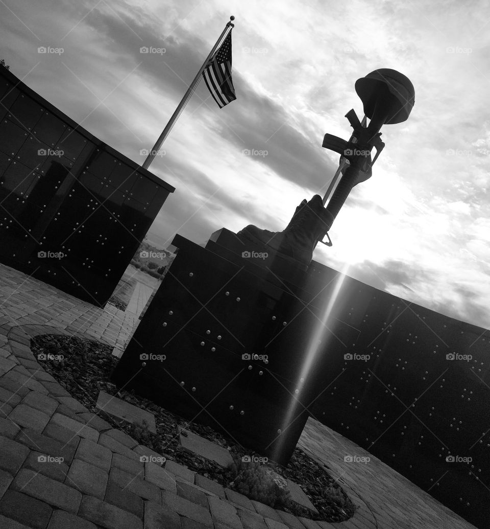 War Veteran's Memorial - B&W