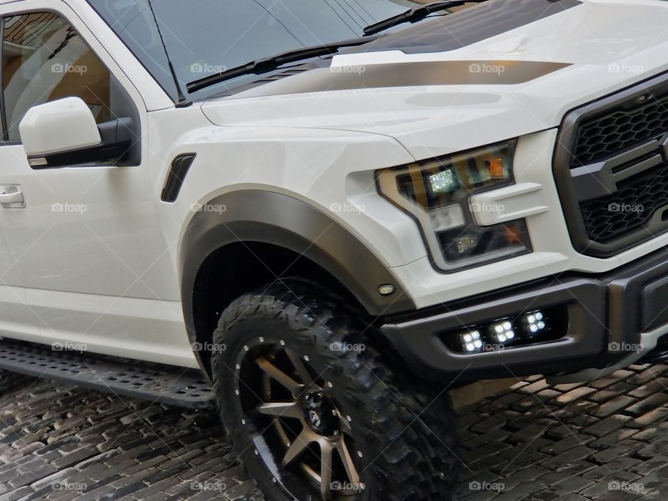 Ford Raptor white with silver accents