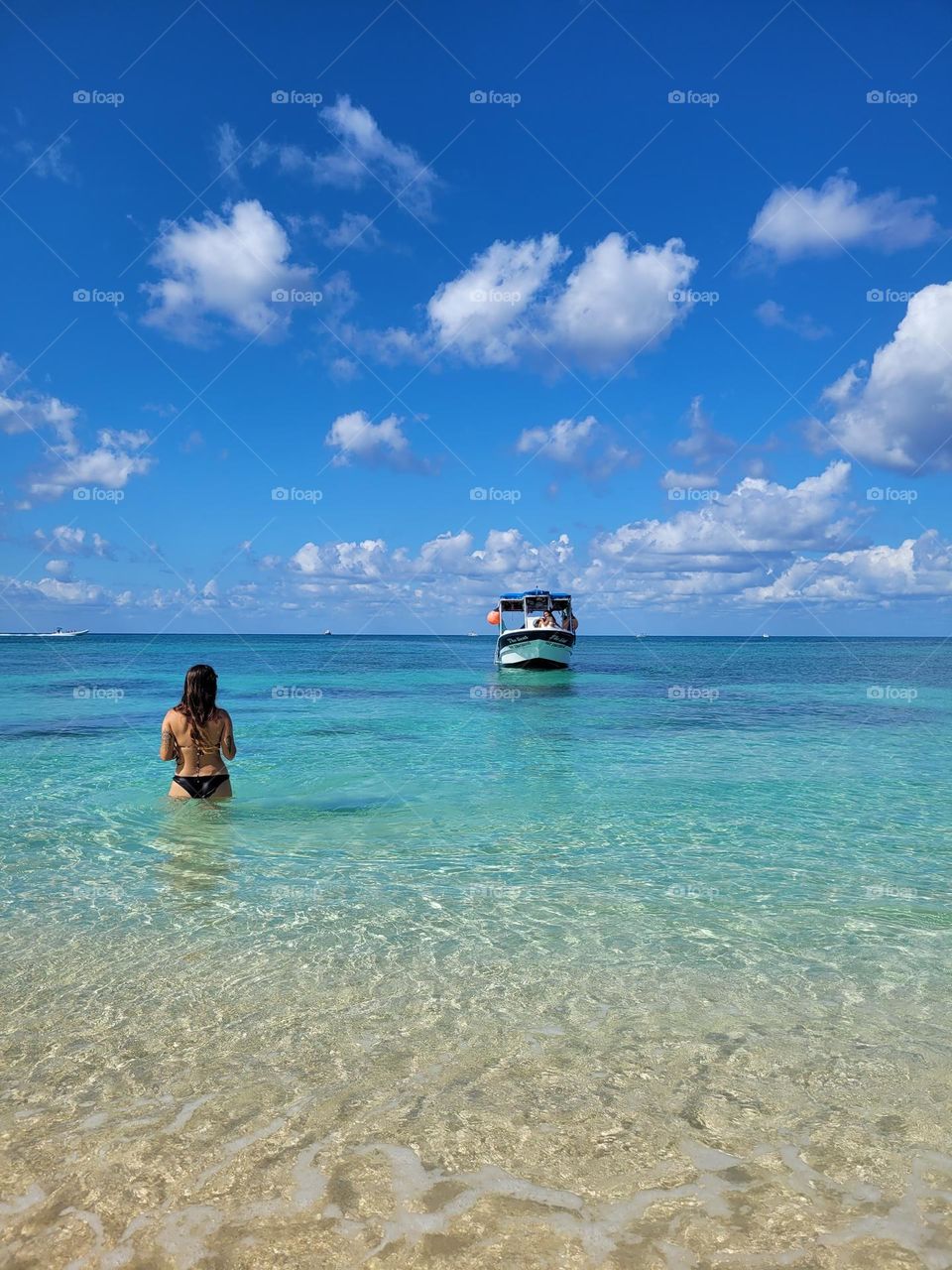 la mujer y el barco