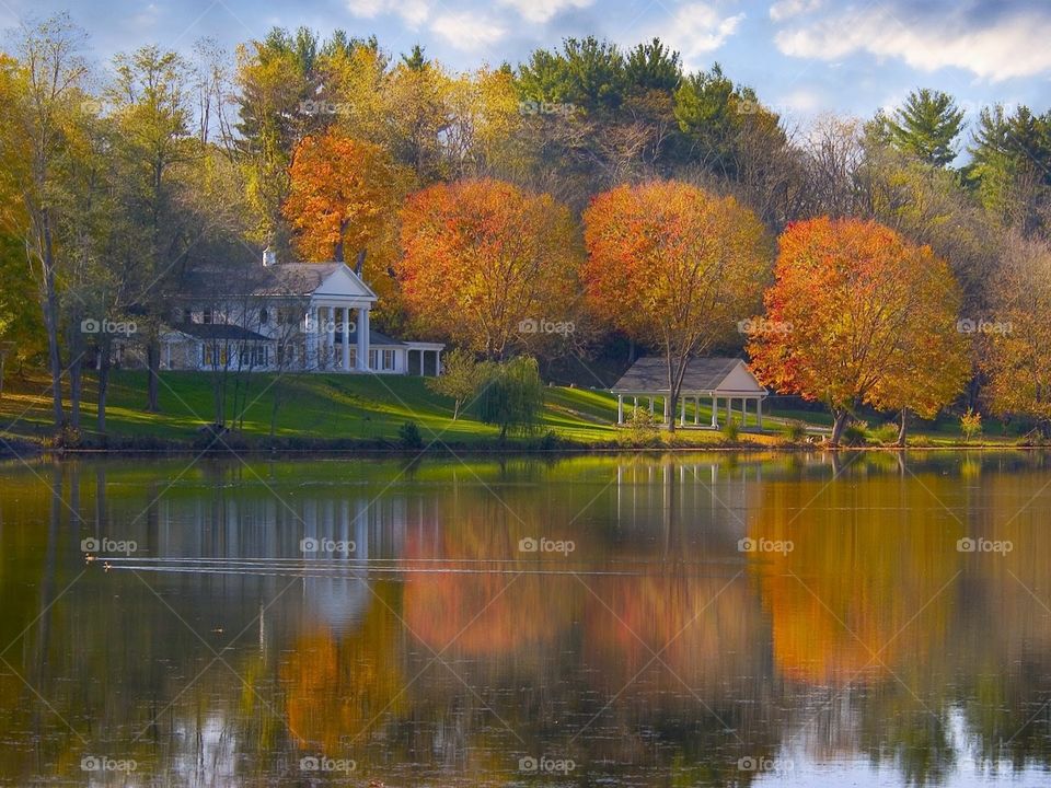 House by the lake. A gorgeous house seen when taking pictures of the colored leaves. 