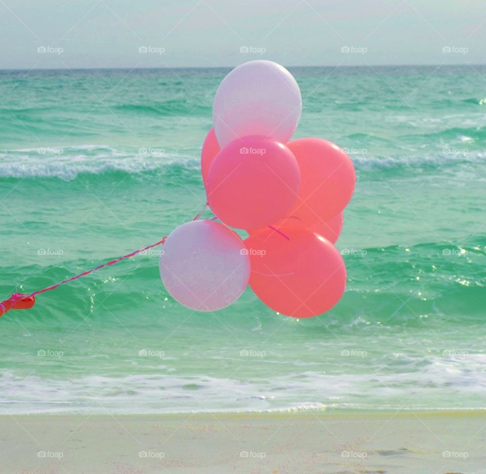 Balloons at the beach