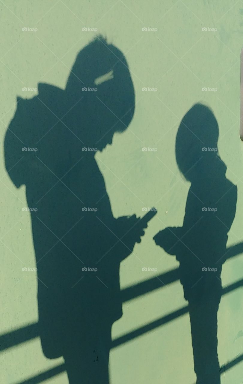 shadow schatten kids childreen kinder handy Telefon Internet