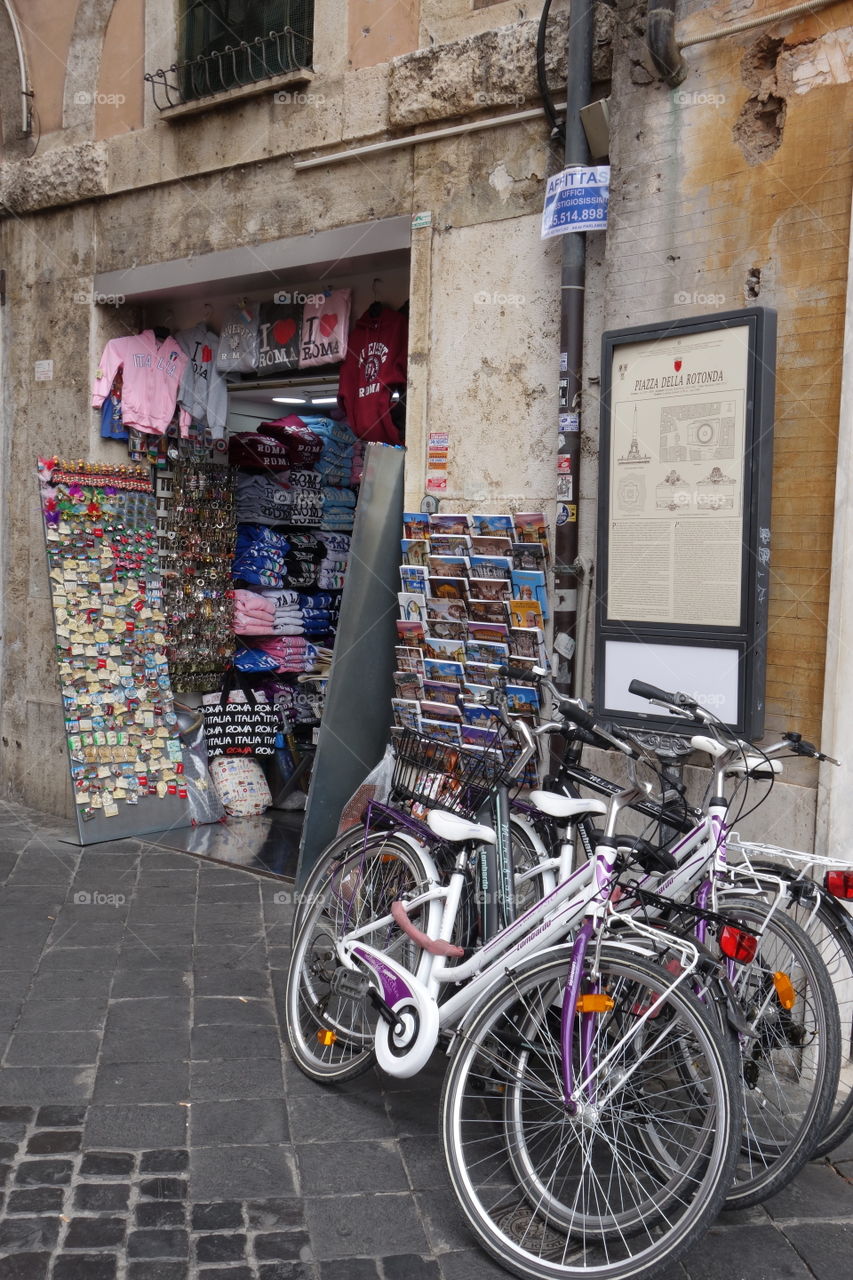 By bike in Rome