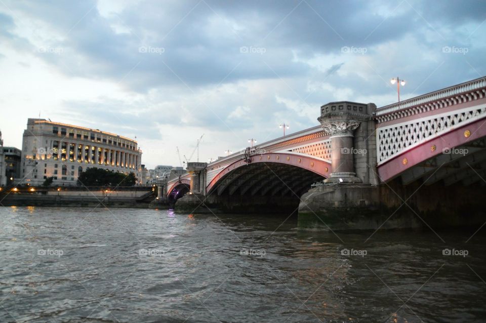 Bridge on the Thames 