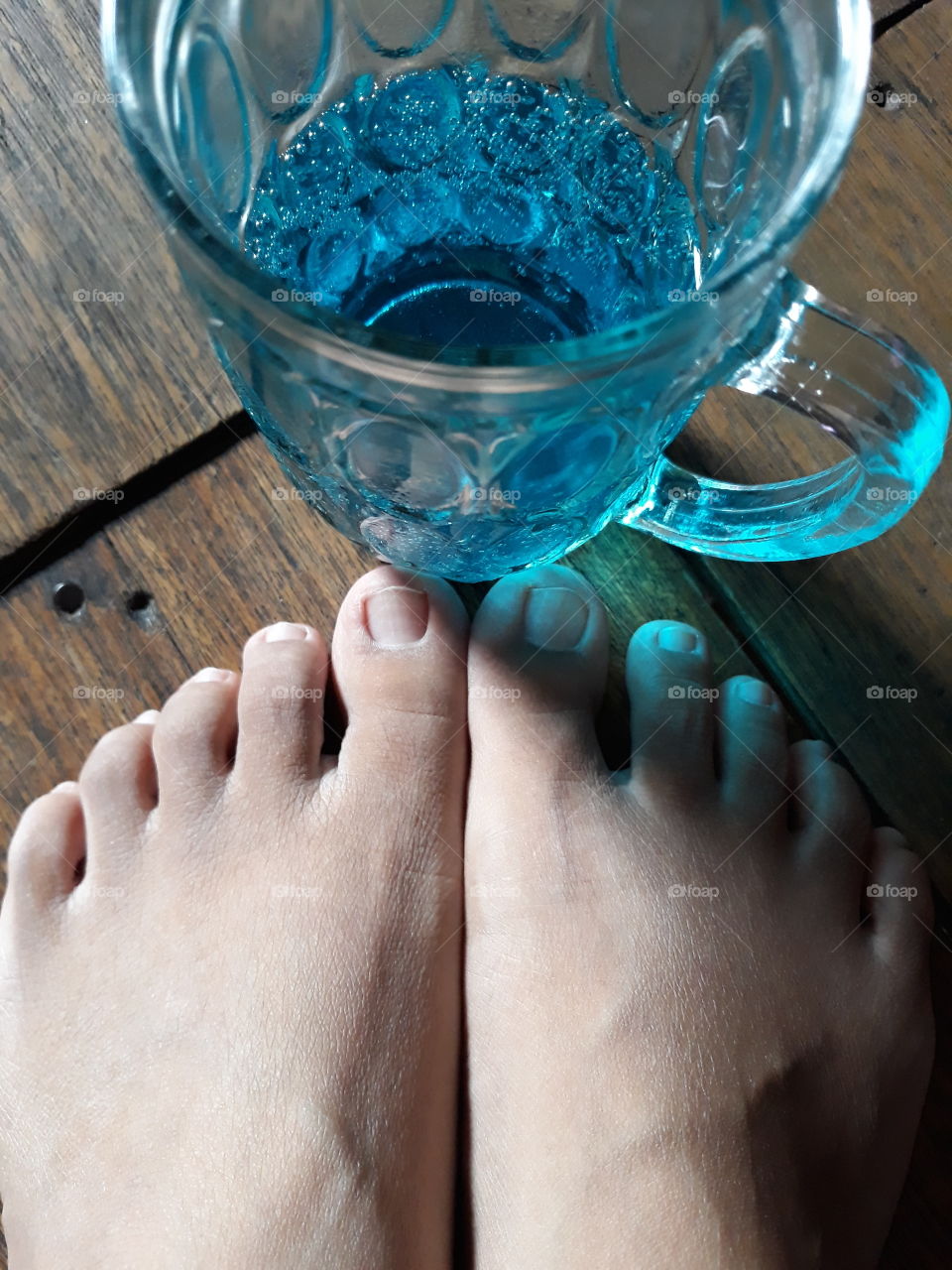 feet drink