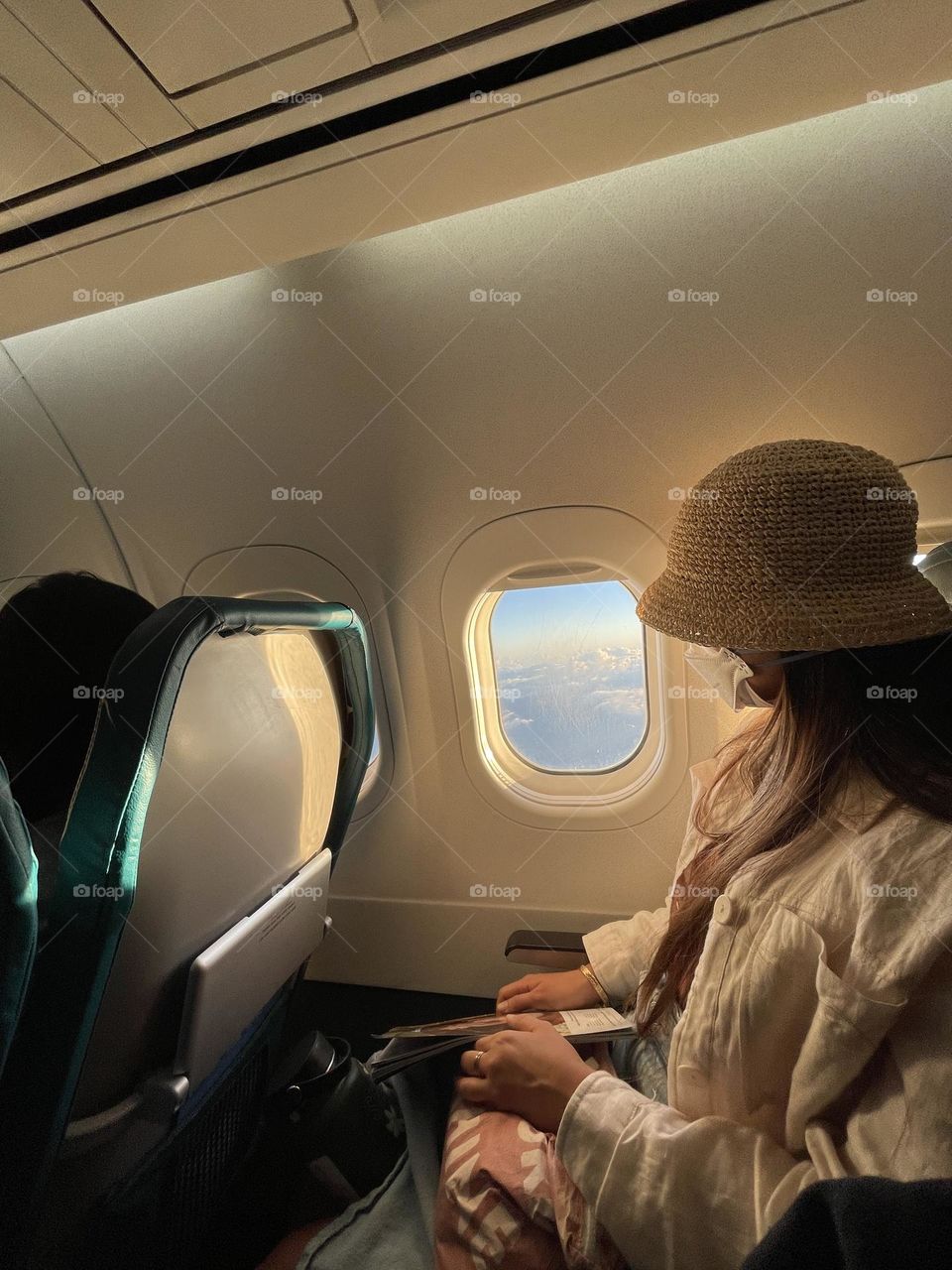 golden hour plane ✈️