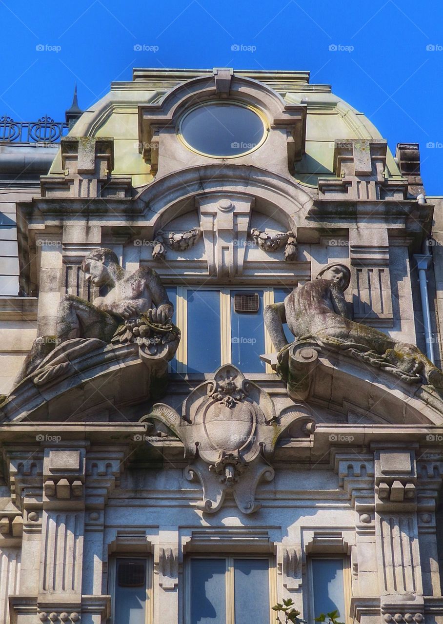 Praca da Liberdade Porto detail