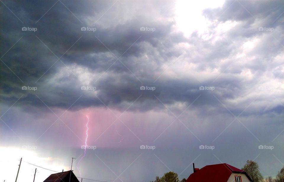 Thunder and lightning ⚡ Admiration and awe...
"Гром гремит, земля трясëтся..."