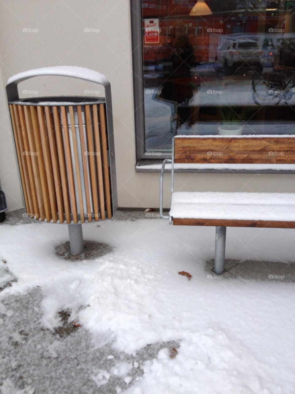 snow window sofa trash by liselott