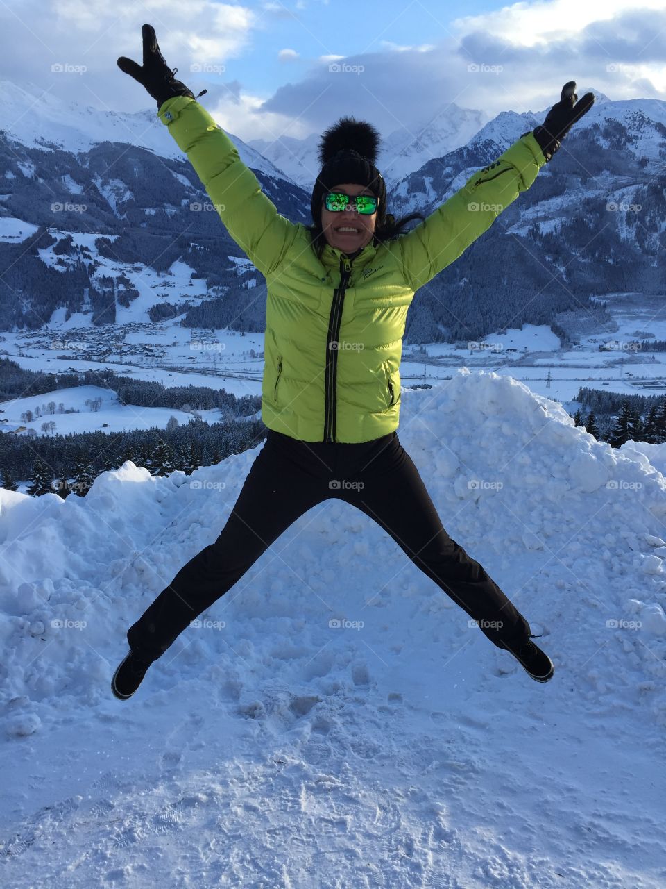 happiness in the snow 