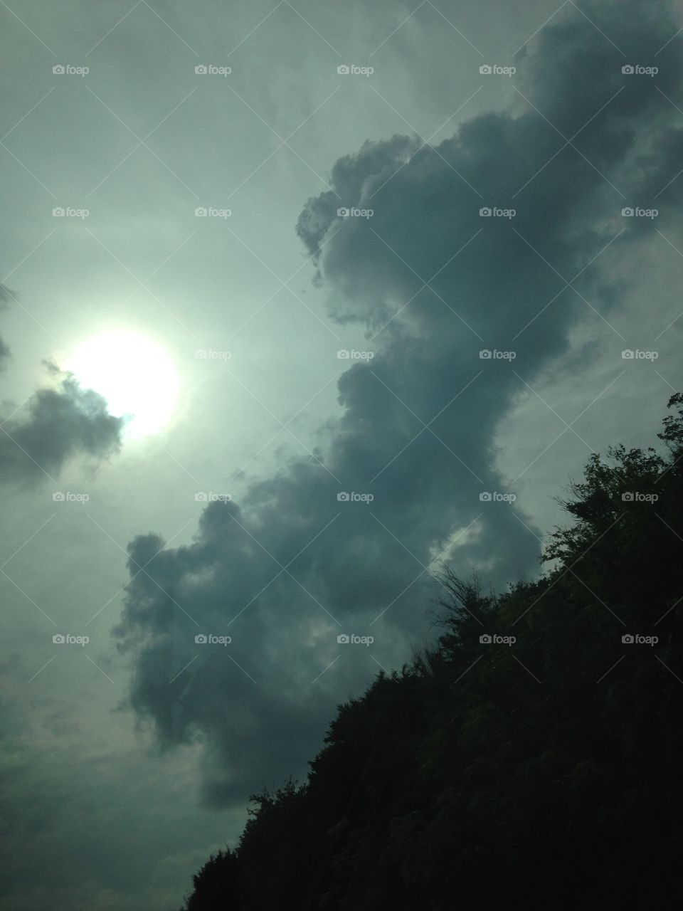 Sky, clouds, sun, no filter