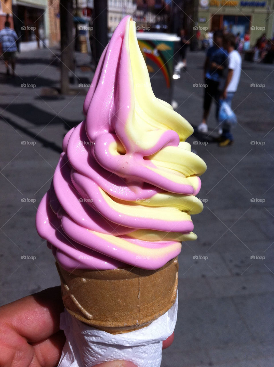 pink ice cream yelow romania by 17septembrie