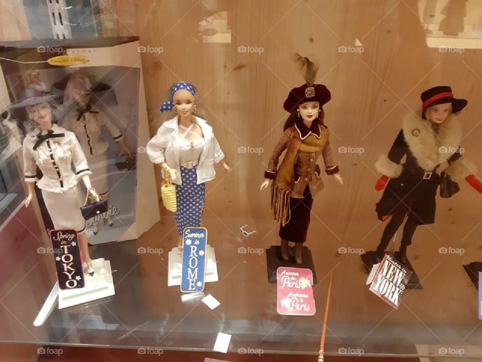 The magic world of dolls