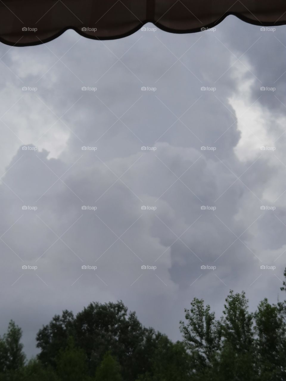 sky with gray clouds  before rainstorm