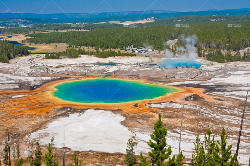 Grand prismatic spring in Yellowstone