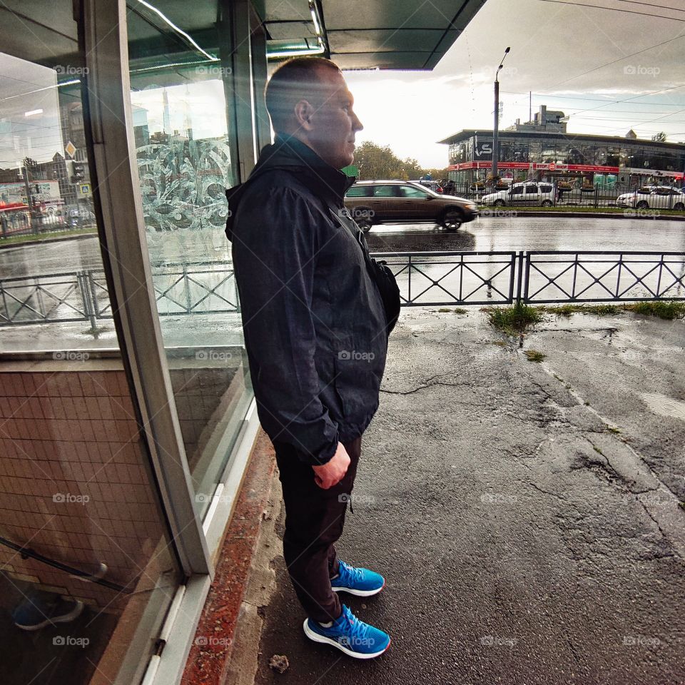 The autumn rain is falling