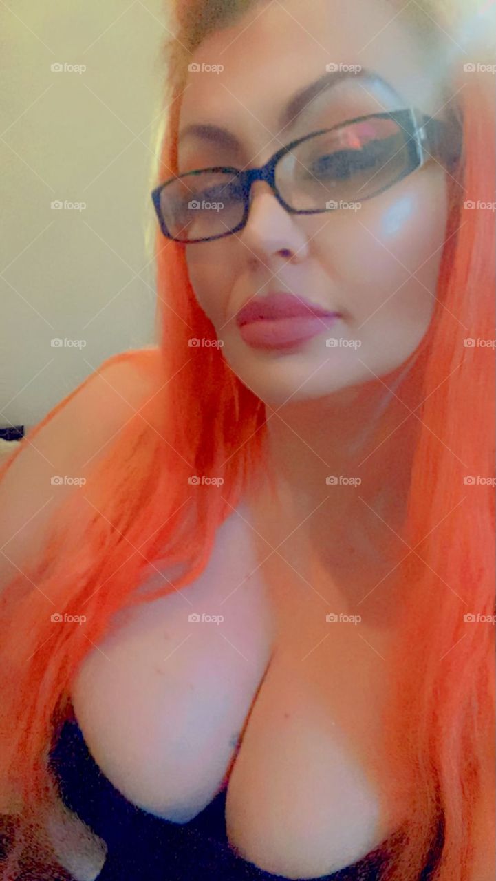 Glasses make me look a nerd 😩