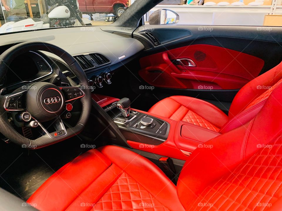 Audi R8 interior 