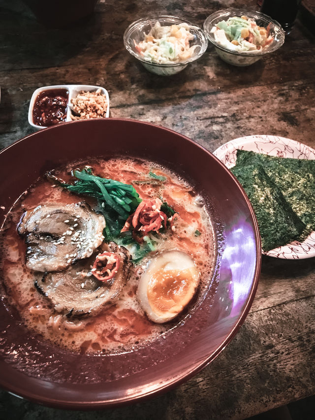 Bali Indonesia: Eating ramen for rinner, super delicious 