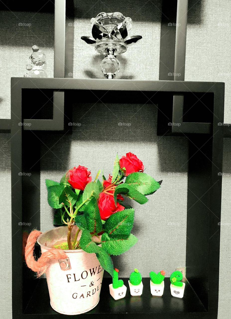 Red roses in a vase with LOVE letters aside 💖 💕 ❤️