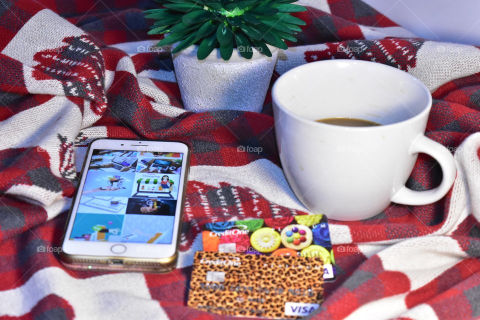 Online shopping while having coffee 