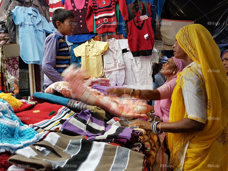 textile shops at moti bazaar