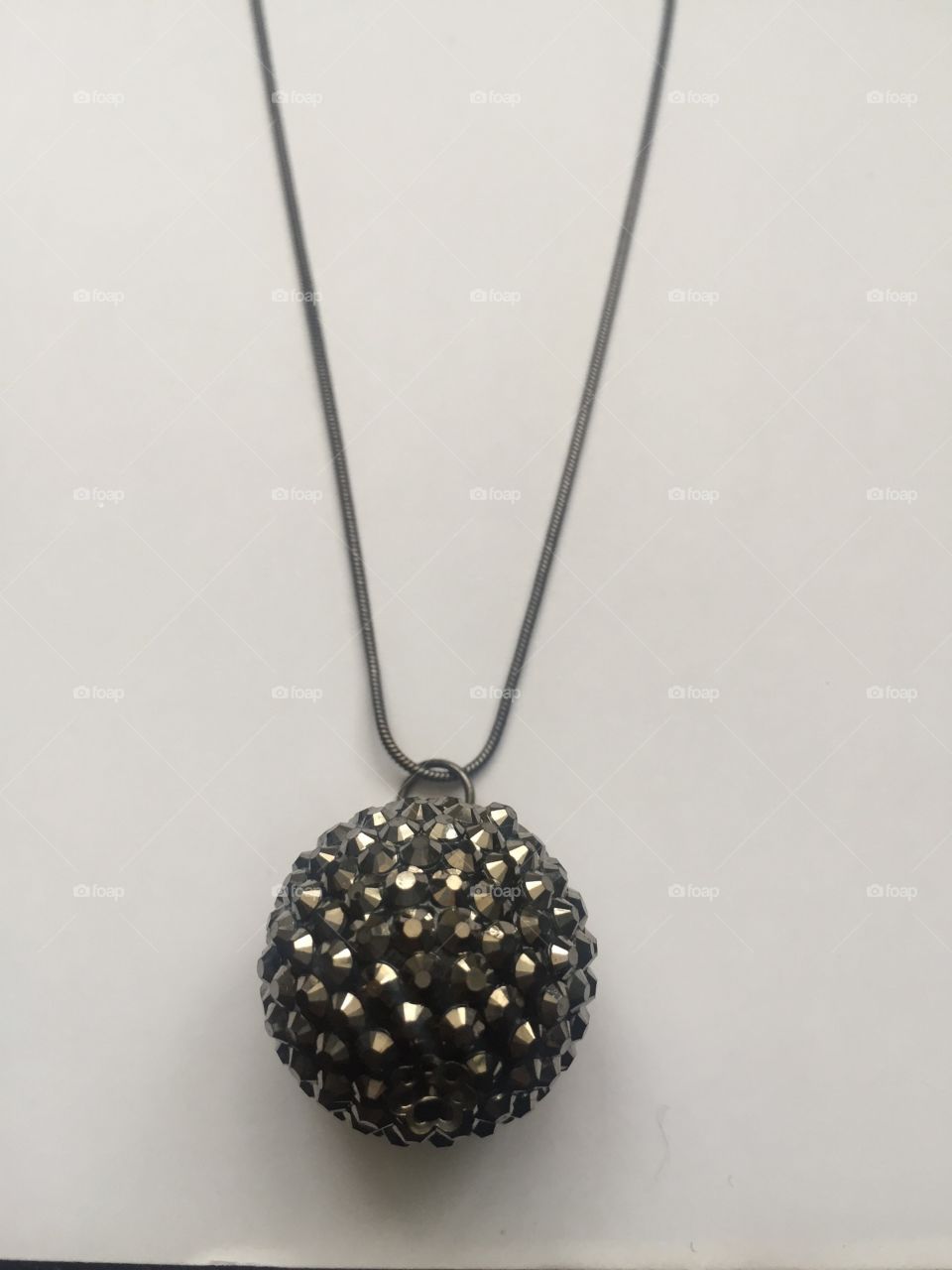 Round pendant 