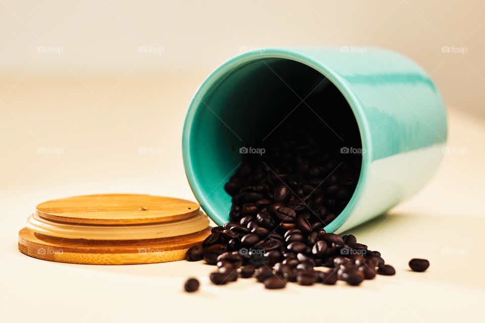 A quiet morning, with a coffee made from hard-chosen beans, everything is perfect!