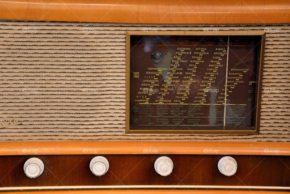 Retro radio