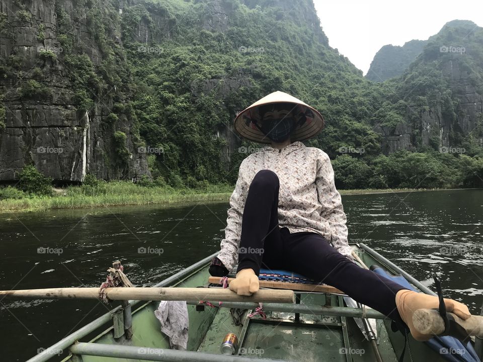Atypical way to row in Vietnam 