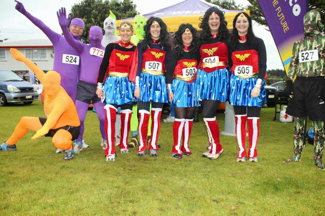 dress up race